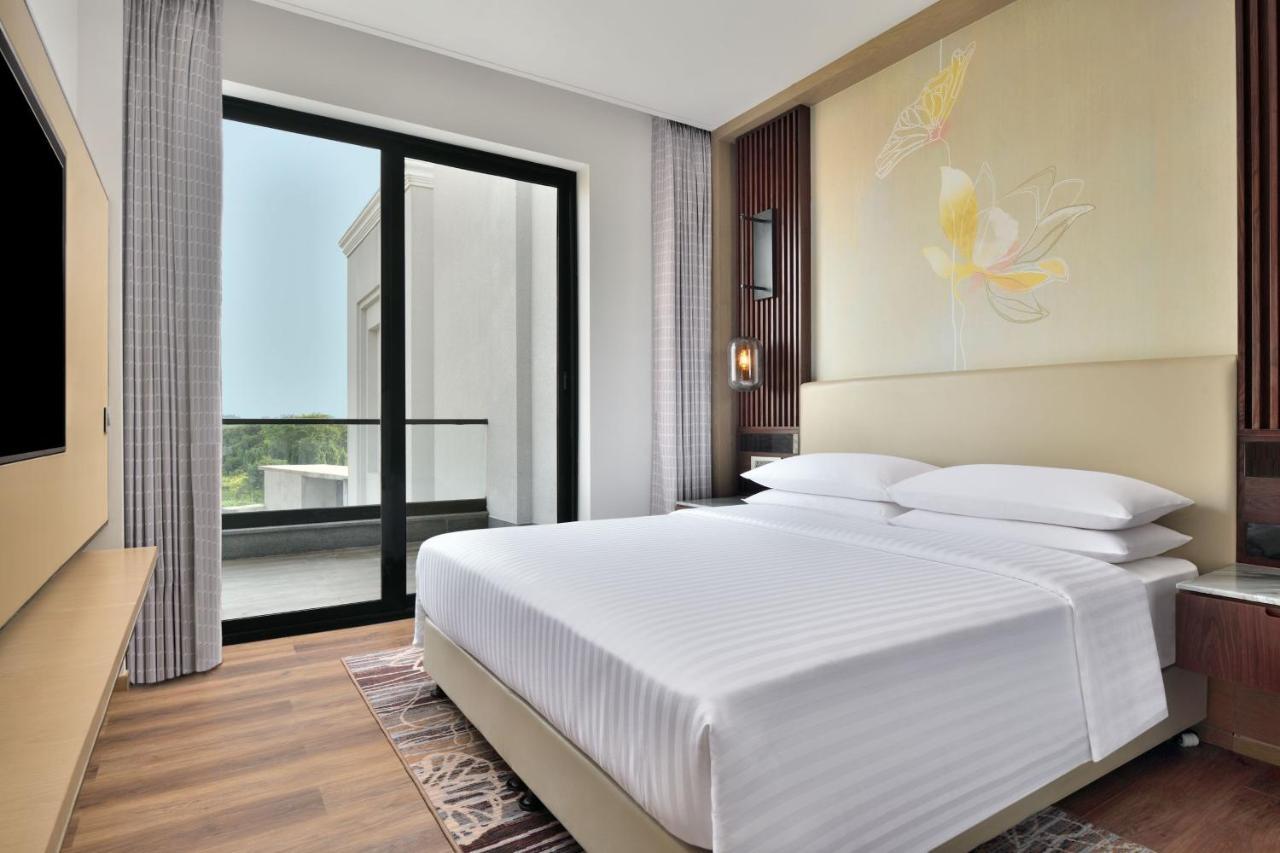 Courtyard By Marriott Gorakhpur Hotel Bagian luar foto