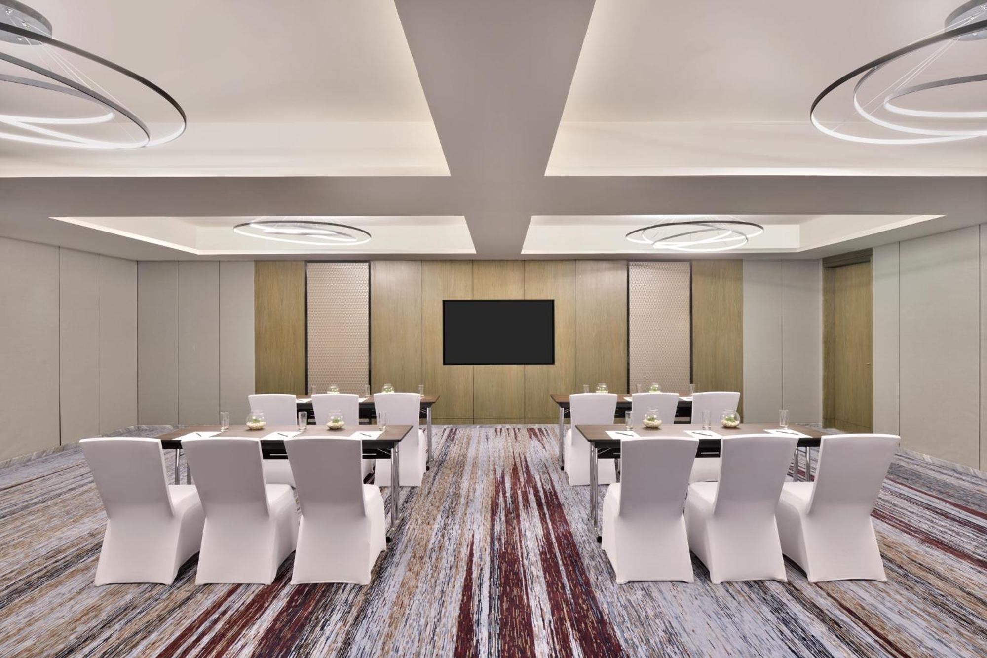 Courtyard By Marriott Gorakhpur Hotel Bagian luar foto
