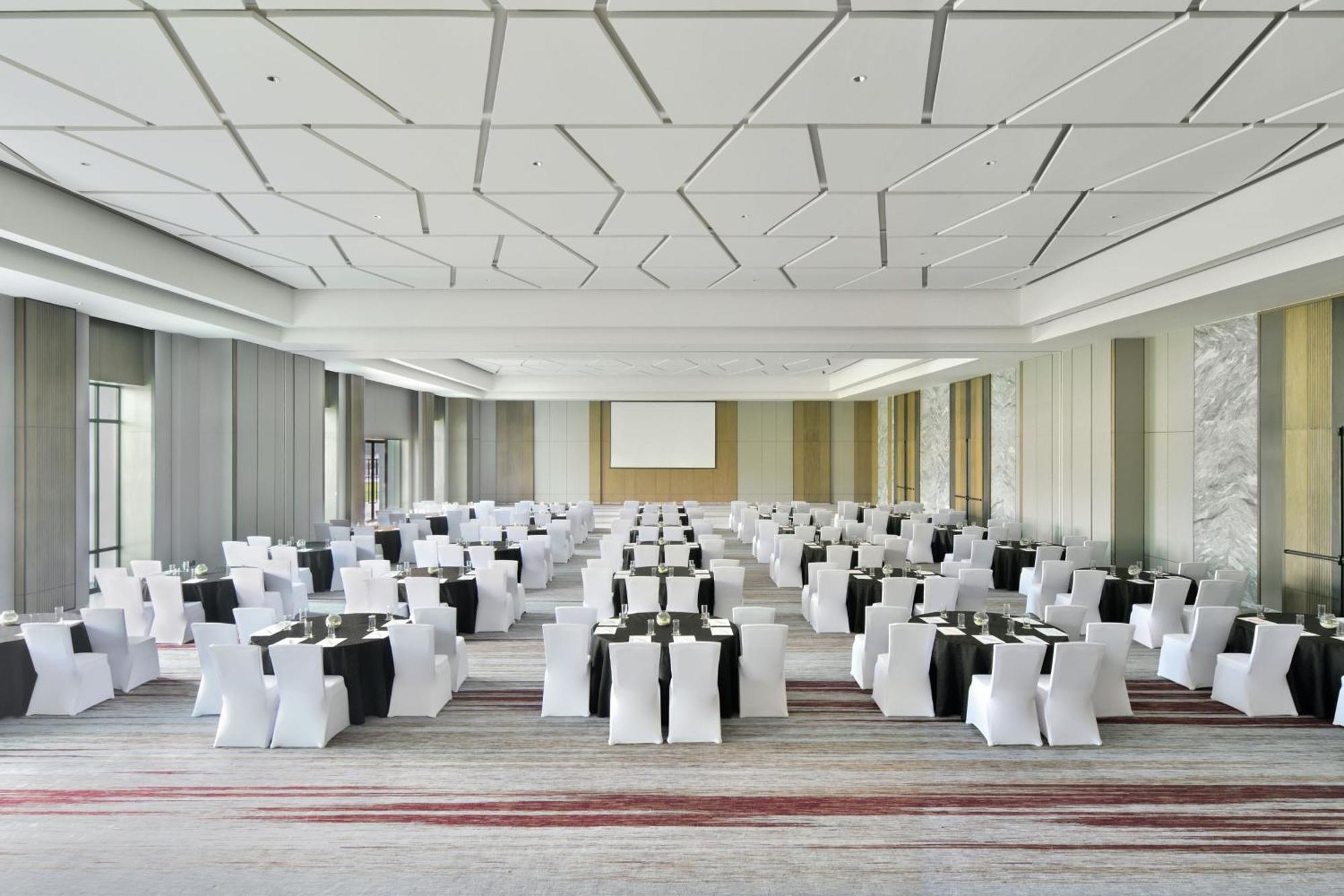 Courtyard By Marriott Gorakhpur Hotel Bagian luar foto