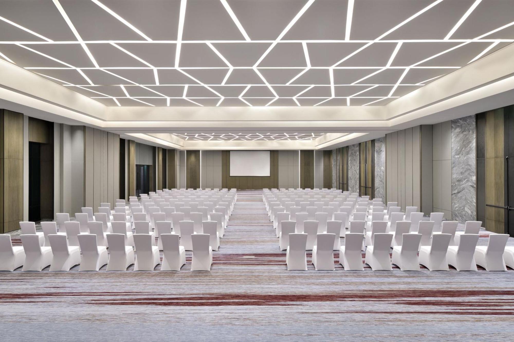Courtyard By Marriott Gorakhpur Hotel Bagian luar foto