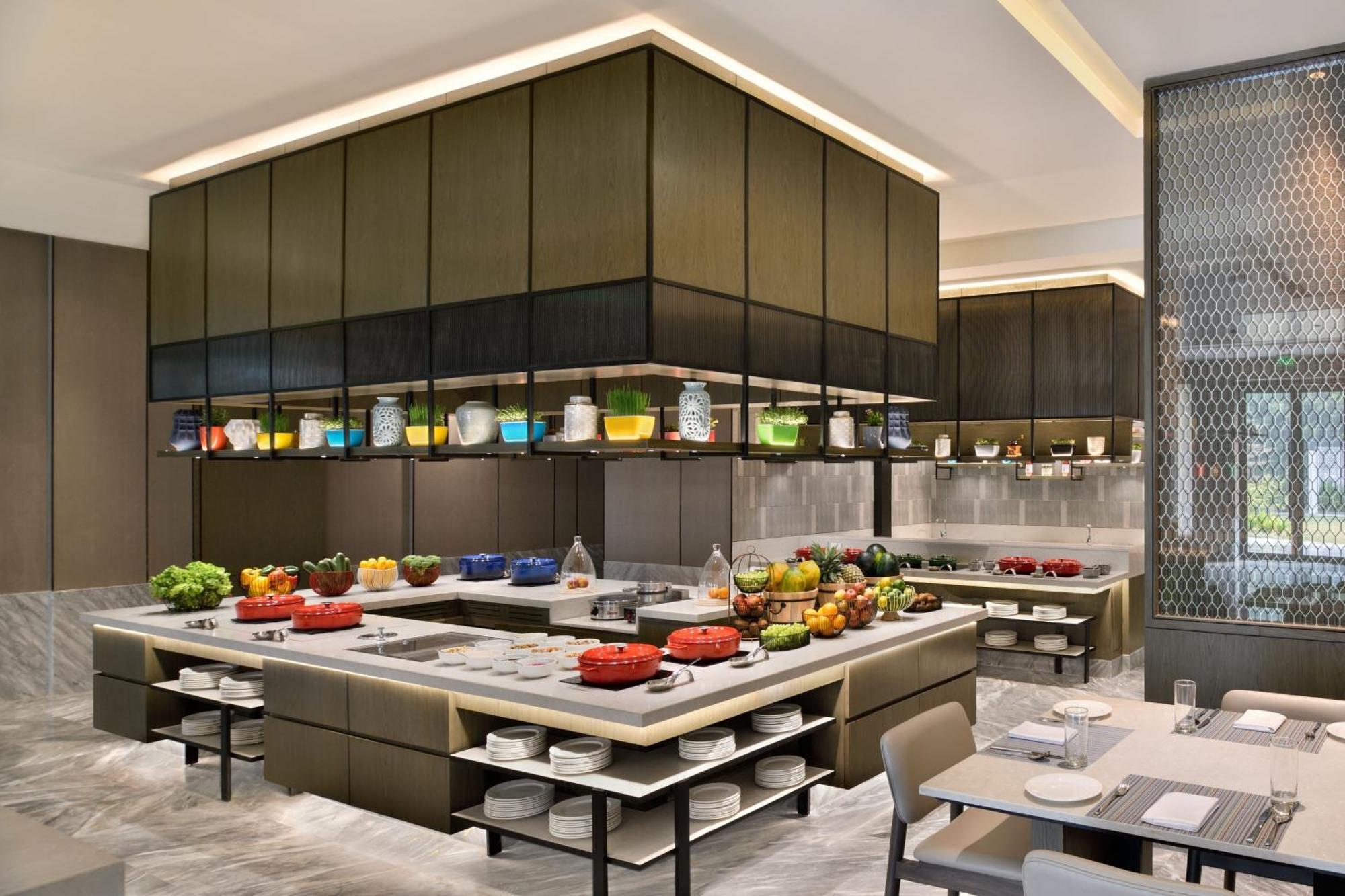 Courtyard By Marriott Gorakhpur Hotel Bagian luar foto