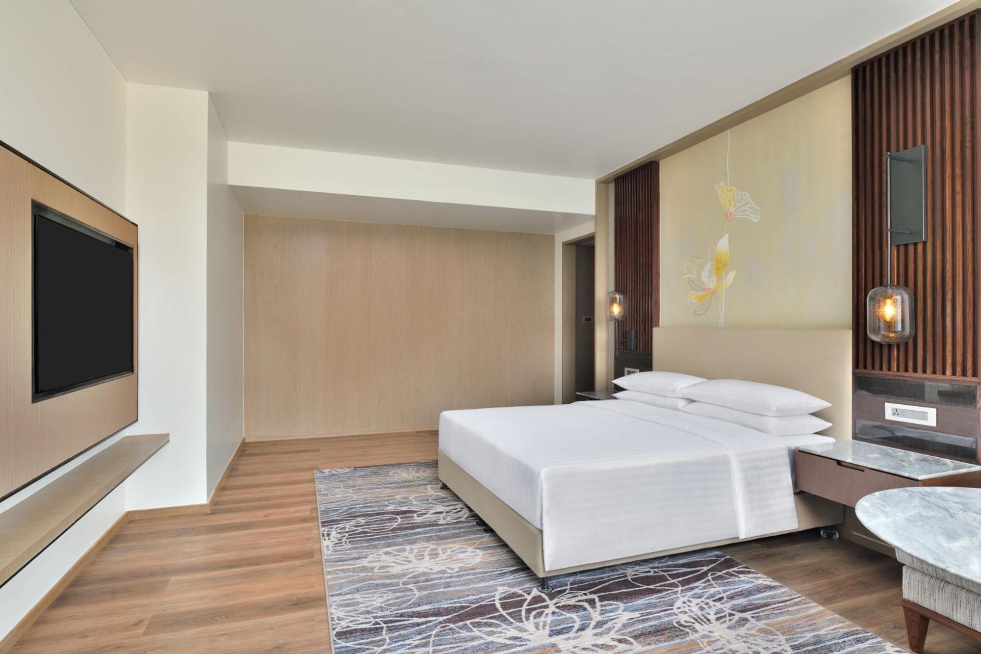 Courtyard By Marriott Gorakhpur Hotel Bagian luar foto