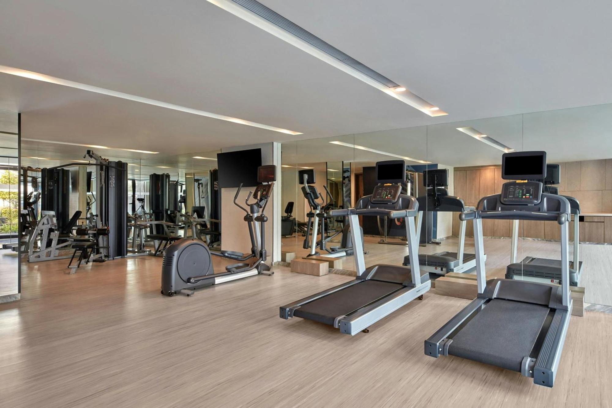 Courtyard By Marriott Gorakhpur Hotel Bagian luar foto