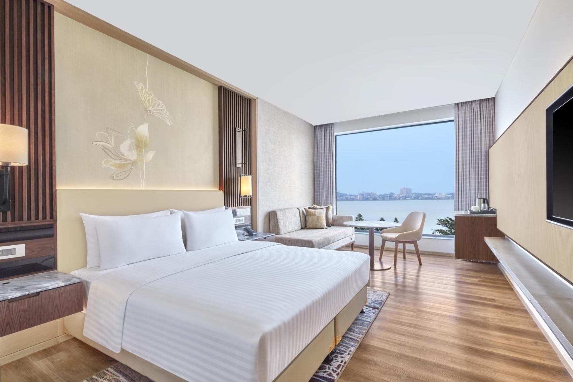 Courtyard By Marriott Gorakhpur Hotel Bagian luar foto